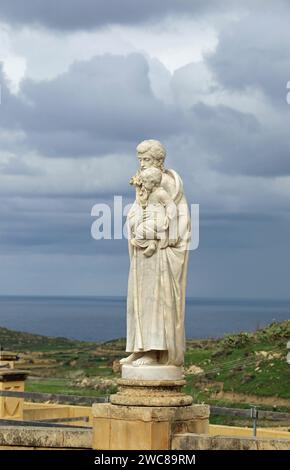 Statua di Sant'Antonio al Santuario di Ta Pinu sull'isola maltese di Gozo Foto Stock