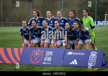 San Claudio, Asturie, Spagna. 14 gennaio 2024. San Claudio, Spagna, 14 gennaio 2024: Le prime undici del Real Oviedo Fem durante il round del 16 della SM la Reina Cup 2023-24 tra Real Oviedo Fem e UDG Tenerife, il 14 gennaio 2024, nel complesso sportivo ''El CastaÃ±eo'', a San Claudio, in Spagna. (Immagine di credito: © Alberto Brevers/Pacific Press via ZUMA Press Wire) SOLO USO EDITORIALE! Non per USO commerciale! Foto Stock