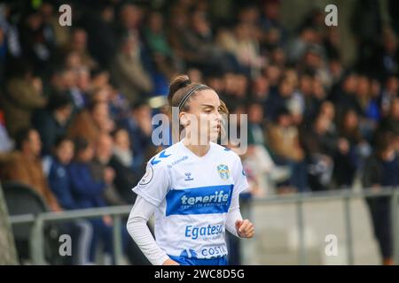 San Claudio, Asturie, Spagna. 14 gennaio 2024. San Claudio, Spagna, 14 gennaio 2024: La giocatrice dell'UDG Tenerife, Claudia Blanco (16) durante il round di 16 della SM la Reina Cup 2023-24 tra Real Oviedo Fem e UDG Tenerife, il 14 gennaio 2024, presso il complesso sportivo ''El CastaÃ±eo'', a San Claudio, in Spagna. (Immagine di credito: © Alberto Brevers/Pacific Press via ZUMA Press Wire) SOLO USO EDITORIALE! Non per USO commerciale! Foto Stock