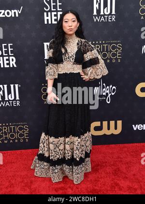 Santa Monica, Stati Uniti. 14 gennaio 2024. Awkwafina arriva al 29 ° annuale Critics Choice Awards tenutosi al Barker Hanger il 14 gennaio 2024 a Santa Monica, CALIFORNIA. © OConnor-Arroyo/AFF-USA.com credito: AFF/Alamy Live News Foto Stock