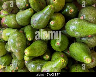 Primo piano della frutta fresca di avocado, ottima per lo sfondo. Alta qualità Foto Stock