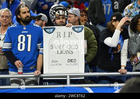 Detroit, Stati Uniti. 14 gennaio 2024. DETROIT, mi - 14 GENNAIO: Tifoso dei Lions con un cartello prima della partita tra Los Angeles Rams e Detroit Lions il 14 gennaio 2024 al Ford Field di Detroit, mi (foto di Allan Dranberg/CSM) (immagine di credito: © Allan Dranberg/Cal Sport Media) credito: Cal Sport Media/Alamy Live News Foto Stock