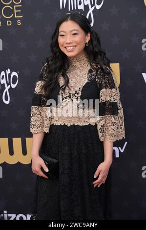 Santa Monica, Stati Uniti. 14 gennaio 2024. SANTA MONICA, STATI UNITI. 14 gennaio 2024: Awkwafina al 29° Annual Critics Choice Awards al Barker Hangar. Credito immagine: Paul Smith/Alamy Live News Foto Stock