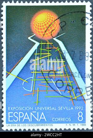 Francobollo cancellato stampato dalla Spagna, che mostra Expo '92 World's Fair, Siviglia, The Age of Discoveries, circa 1988. Foto Stock