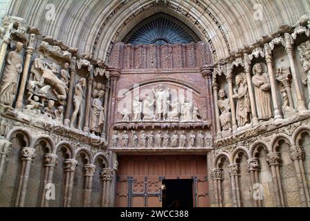 Logroño, chiesa di San Bartolomé (romanica e gotica 12-13 ° secolo). La Rioja, Spagna. Foto Stock