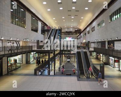 LONDRA, Regno Unito - 7 GIUGNO 2023: Battersea Power Station turbine Hall Foto Stock