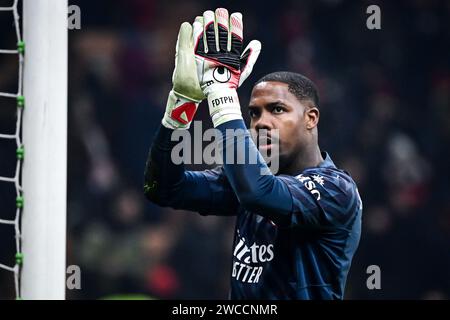 Milan, Italy, 14/01/2024, il portiere francese del Milan #16 Mike Maignan in azione durante la partita di serie A italiana AC Milan vs AS Roma allo Stadio San Siro di Milano, Italia il 15 gennaio 2024 crediti: Piero Cruciatti/Alamy Live News Foto Stock