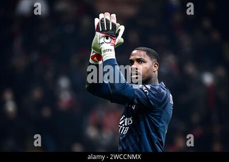 Milan, Italy, 14/01/2024, il portiere francese del Milan #16 Mike Maignan in azione durante la partita di serie A italiana AC Milan vs AS Roma allo Stadio San Siro di Milano, Italia il 15 gennaio 2024 crediti: Piero Cruciatti/Alamy Live News Foto Stock