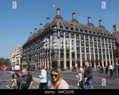 LONDRA, Regno Unito - 8 GIUGNO 2023: Portcullis House PCH Offices for Members of Parliament Foto Stock