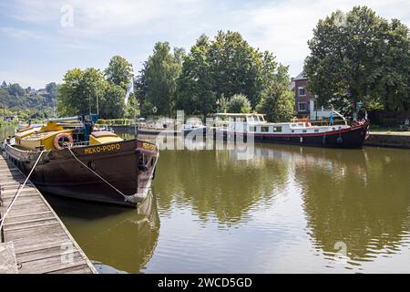 Chiatte sul fiume Sambre, Lobbes, Vallone, Belgio Foto Stock