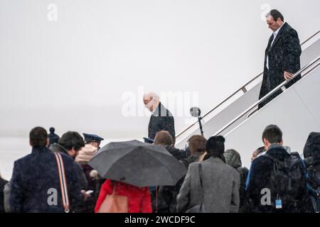 Washington, Stati Uniti. 15 gennaio 2024. Il presidente Joe Biden decolla dall'Air Force One alla base congiunta Andrews il 15 gennaio 2024 a Washington DC. Foto di Ken Cedeno/Pool/ABACAPRESS.COM credito: Abaca Press/Alamy Live News Foto Stock