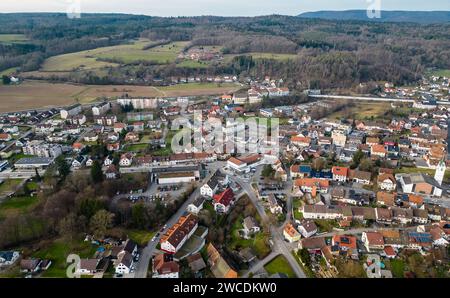 Luftbilder Jestetten Blick aus der Vogelperspektive auf die Süddeutsche Gemeinde Jestetten in Baden-Württemberg Jestetten, Deutschland, 27.12.2023 *** Aerial view Jestetten Birds eye view del comune tedesco meridionale di Jestetten in Baden Württemberg Jestetten, Germania, 27 12 2023 Foto Stock