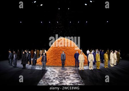 Milano, Italien. 15 gennaio 2024. ZEGNA Autunno/Inverno 2024-2025 Runway durante la settimana della moda milanese Menswear il 2024 gennaio - Milano; Italia 15/01/2024 credito: dpa/Alamy Live News Foto Stock