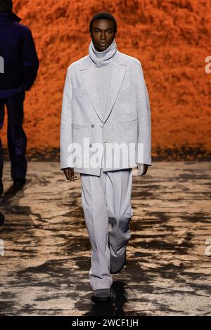 Milano, Italien. 15 gennaio 2024. ZEGNA Autunno/Inverno 2024-2025 Runway durante la settimana della moda milanese Menswear il 2024 gennaio - Milano; Italia 15/01/2024 credito: dpa/Alamy Live News Foto Stock