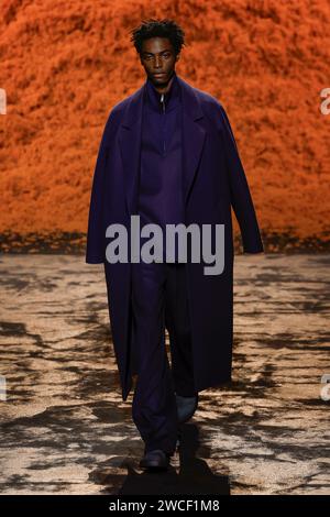 Milano, Italien. 15 gennaio 2024. ZEGNA Autunno/Inverno 2024-2025 Runway durante la settimana della moda milanese Menswear il 2024 gennaio - Milano; Italia 15/01/2024 credito: dpa/Alamy Live News Foto Stock