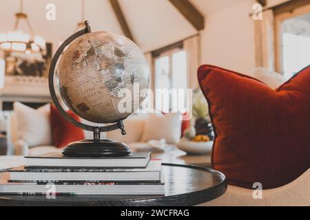 Globo d'epoca all'interno di un'azienda vinicola Foto Stock