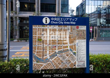 Tokyo, Giappone. Gennaio 2024. La cartina stradale del quartiere di Chuo in una strada del centro città Foto Stock
