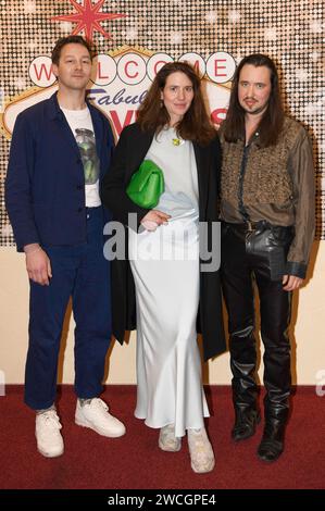 Tim-Fabian Hoffmann, Julia Malik e Kolja Malik bei der Premiere des Kinofilms LasVegas im Kino am Raschplatz. Hannover, 15.01.2024 *** Tim Fabian Hoffmann, Julia Malik e Kolja Malik alla prima del film LasVegas al cinema Raschplatz di Hannover, 15 01 2024 foto:XC.xNiehausx/xFuturexImagex lasvegas 4106 Foto Stock