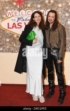 Julia Malik mit Bruder Kolja Malik bei der Premiere des Kinofilms LasVegas im Kino am Raschplatz. Hannover, 15.01.2024 *** Julia Malik con il fratello Kolja Malik alla prima del film LasVegas al cinema Raschplatz di Hannover, 15 01 2024 foto:XC.xNiehausx/xFuturexImagex lasvegas 4109 Foto Stock