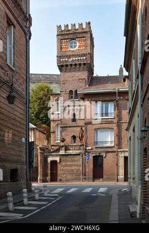 Dieppe, Francia - 11 settembre 2020: Torre della villa veneziana, rue de Sygogne. Foto Stock