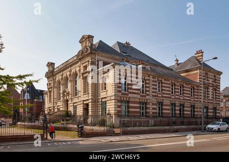 Dieppe, Francia - 11 settembre 2020: Alta corte (in francese: Tribunal de grande Instance) nel centro della città. Foto Stock