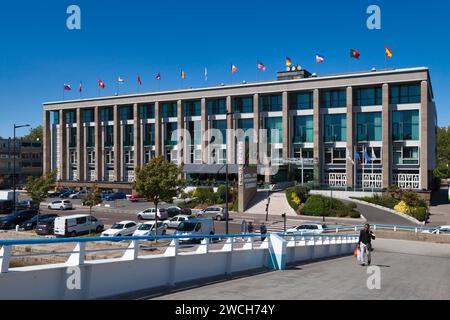 Le Havre, Francia - 5 agosto 2020: Il Pasino du Havre è un hotel con casinò situato ai margini del bacino del commercio. Foto Stock