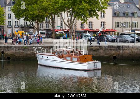 Vannes, Francia - luglio 26 2017: Barca ormeggiata nel porto di Vannes (Bretagna). Foto Stock