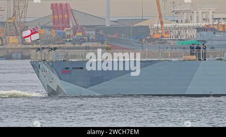 Royal Navy HMS Spey (P234), nave da pattuglia offshore classe fiume Foto Stock