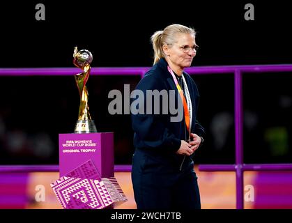 Foto del file datata 20-08-2023 dell'allenatore inglese Sarina Wiegman, che ha firmato un'estensione del contratto che va fino alla Coppa del mondo femminile 2027, la Football Association ha annunciato. Data di emissione: Martedì 16 gennaio 2024. Foto Stock