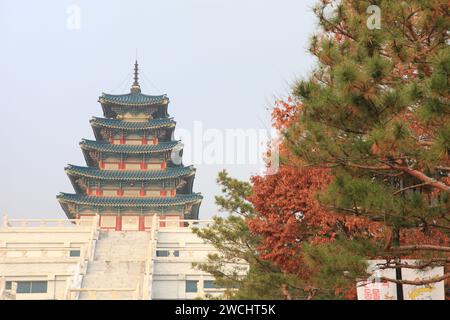 National Folk Museum of Korea, Gwanghwamun, Gyeongbokgung Palace, Seoul, Corea del Sud. Foto Stock