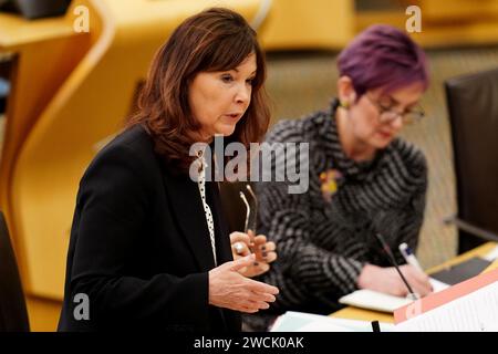 Il Lord Advocate Dorothy Bain KC rilascia una dichiarazione sullo scandalo Post Office Horizon IT nella camera del Parlamento scozzese a Holyrood, Edimburgo. Data immagine: Martedì 16 gennaio 2024. Foto Stock