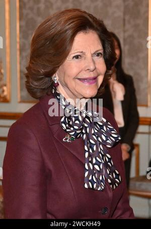 Stoccolma, Svezia. 16 gennaio 2024. La Regina Silvia ha distribuito borse di studio dal Fondo per il Giubileo della Regina al Palazzo reale di Stoccolma, il 16 gennaio 2023. Foto: Jonas Ekströmer/TT/code 10030 credito: TT News Agency/Alamy Live News Foto Stock