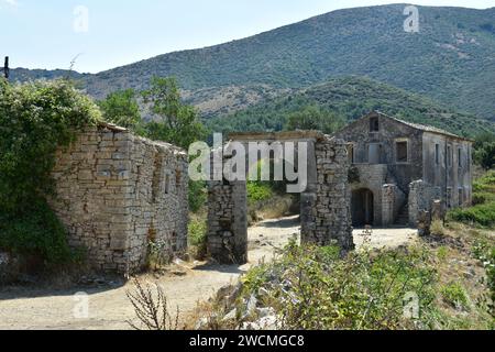 vecchio villaggio di perithia a corfù Foto Stock