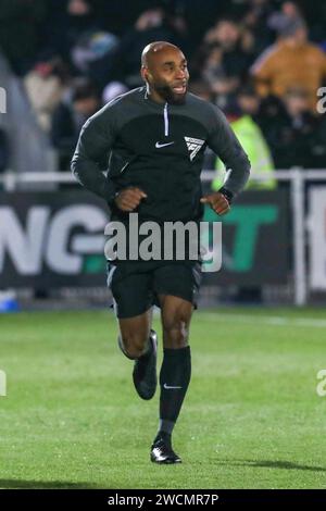 Eastleigh, Regno Unito. 16 gennaio 2024. L'arbitro Sam Allison durante la partita Eastleigh FC vs Newport County FC Emirates fa Cup 3rd Round Replay al Silverlake Stadium, Eastleigh, Inghilterra, Regno Unito il 16 gennaio 2024 Credit: Every Second Media/Alamy Live News Foto Stock