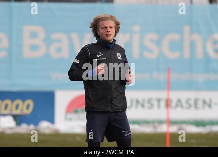 München, Deutschland 16. Gennaio 2024: Fussball, Herren, 3.Liga, Saison 2023/2024, TSV 1860 München, formazione, Grünwalder Strasse 114 Jesper Verlaat (TSV 1860 München) beim Aufwärmen, Laufen Foto Stock