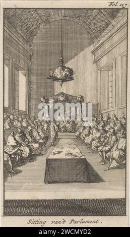 Il cardinale Mazzarino in incontro con Luigi XIII e i suoi consiglieri, 1643, Caspar Luyken, 1699 stampa Un incontro dei consiglieri reali. Luigi XIII siede su un trono sullo sfondo. Il cardinale Mazzarino è accanto al trono. Leiden paper etching Lower House, Parlamento, camera Foto Stock