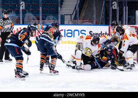 Stoccolma, Stoccolma, Svezia. 16 gennaio 2024. Djurgarden e Brynas durante la partita in SDHL tra Djurgarden IF e Brynas IF su Hovet il 16 gennaio a Stoccolma (Credit Image: © Johan Dali/ZUMA Press Wire) SOLO USO EDITORIALE! Non per USO commerciale! Foto Stock