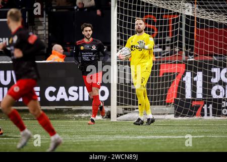 Rotterdam, Paesi Bassi. 16 gennaio 2024. ROTTERDAM, PAESI BASSI - 16 GENNAIO: Il portiere Hidde Jurjus del FC Groningen gestures durante la partita della TOTO KNVB Cup tra Excelsior Rotterdam e FC Groningen al Van Donge & De Roo Stadion il 16 gennaio 2024 a Rotterdam, Paesi Bassi. (Foto di Broer van den Boom/Orange Pictures) credito: Orange Pics BV/Alamy Live News Foto Stock