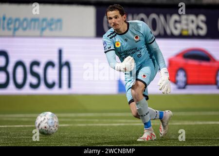 Rotterdam, Paesi Bassi. 16 gennaio 2024. ROTTERDAM, PAESI BASSI - 16 GENNAIO: Il portiere Norbert Alblas dell'Excelsior Rotterdam lancia la palla durante la partita di Coppa TOTO KNVB tra Excelsior Rotterdam e FC Groningen al Van Donge & De Roo Stadion il 16 gennaio 2024 a Rotterdam, Paesi Bassi. (Foto di Broer van den Boom/Orange Pictures) credito: Orange Pics BV/Alamy Live News Foto Stock