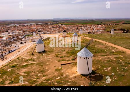 Drone foto di mulini a vento in campo de Criptana, Spagna Foto Stock