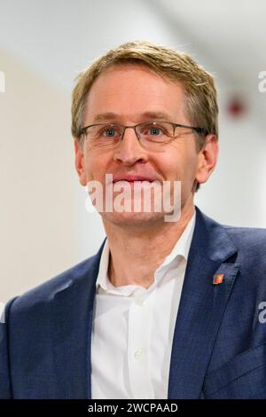 Daniel Guenther, CDU Ministerpraesident Schleswig-Holstein, maischberger, Polittalk, TV, formato, mit Moderatorin - Sandra Maischberger, Das Erste, 16.01. 2024, foto: HMB Media/Julien Becker *** Daniel Guenther, CDU Ministerpraesident Schleswig Holstein , maischberger, Polittalk, TV, Format, con la presentatrice Sandra Maischberger, Das Erste, 16 01 2024, foto HMB Media Julien Becker Copyright: HMBxMedia/JulienxBecker Foto Stock