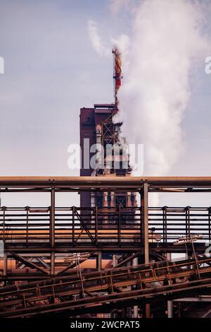 Grande forno per la preparazione del ferro a setole. Foto Stock