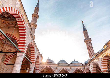 Edirne, Turkiye - 14 gennaio 2024: La moschea UC Serefeli è una moschea ottomana del XV secolo a Edirne, Turchia. Foto Stock