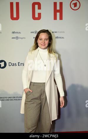 Sonja Gerhardt bei der Premiere der ARD und CBS serie TV "Oderbruch" im CineStar CUBIX am Alexanderplatz. Berlino, 16.01.2024 Foto Stock