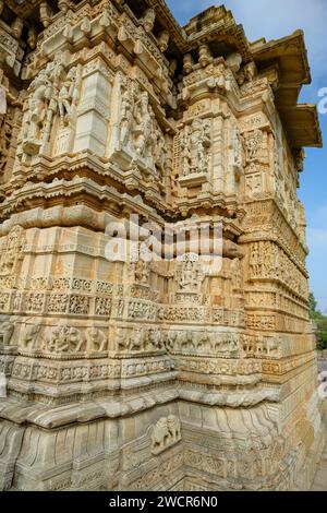 Chittorgarh, India - 6 gennaio 2024: Dettaglio dello Sringar Chauri nel forte di Chittorgarh a Chittorgarh, Rajasthan, India. Foto Stock