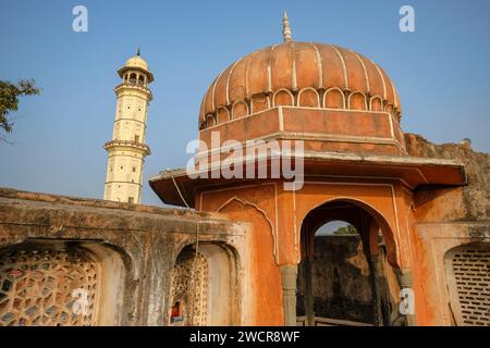 Jaipur, India - 31 dicembre 2023: Veduta del minareto Isarlat Sargasooli a Jaipur, India. Foto Stock