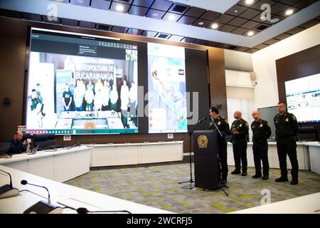 Bogotà, Colombia. 16 gennaio 2024. Il direttore generale della polizia colombiana William Rene Salamanca parla durante una conferenza stampa a Bogotà, in Colombia, il 16 gennaio 2024, annunciando la cattura in Messico e la deportazione in Colombia di Nelson Enrique Reatiga Bautista, noto anche come "Poporro", che è stato catturato per traffico di droga a Cancun in Messico. Foto di: Chepa Beltran/Long Visual Press Credit: Long Visual Press/Alamy Live News Foto Stock