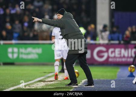 Eastleigh, Regno Unito. 16 gennaio 2024. Richard Hill, manager di Eastleigh, durante la partita di replay del terzo turno Eastleigh FC vs Newport County FC Emirates fa Cup al Silverlake Stadium, Eastleigh, Inghilterra, Regno Unito il 16 gennaio 2024 credito: Every Second Media/Alamy Live News Foto Stock