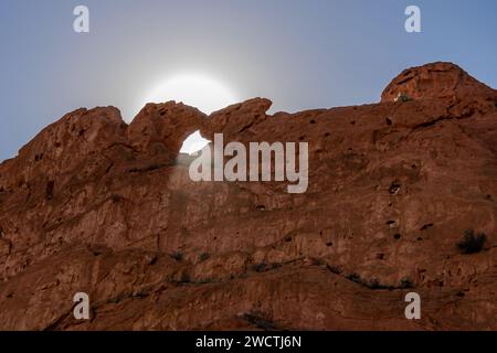 Una vista panoramica delle rocce rosse nel canyon in Colorado, Stati Uniti Foto Stock