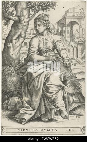 Sibille Van Cumae, Frans Huys, 1546 - 1562 stampare la Sibille van Cumae con un libro in grembo, seduto sotto un albero. Sullo sfondo una città in un paesaggio. La stampa fa parte di una serie di dieci parti sulla Sibillen. Carta Anversa incisione Cumaean sibyl Foto Stock